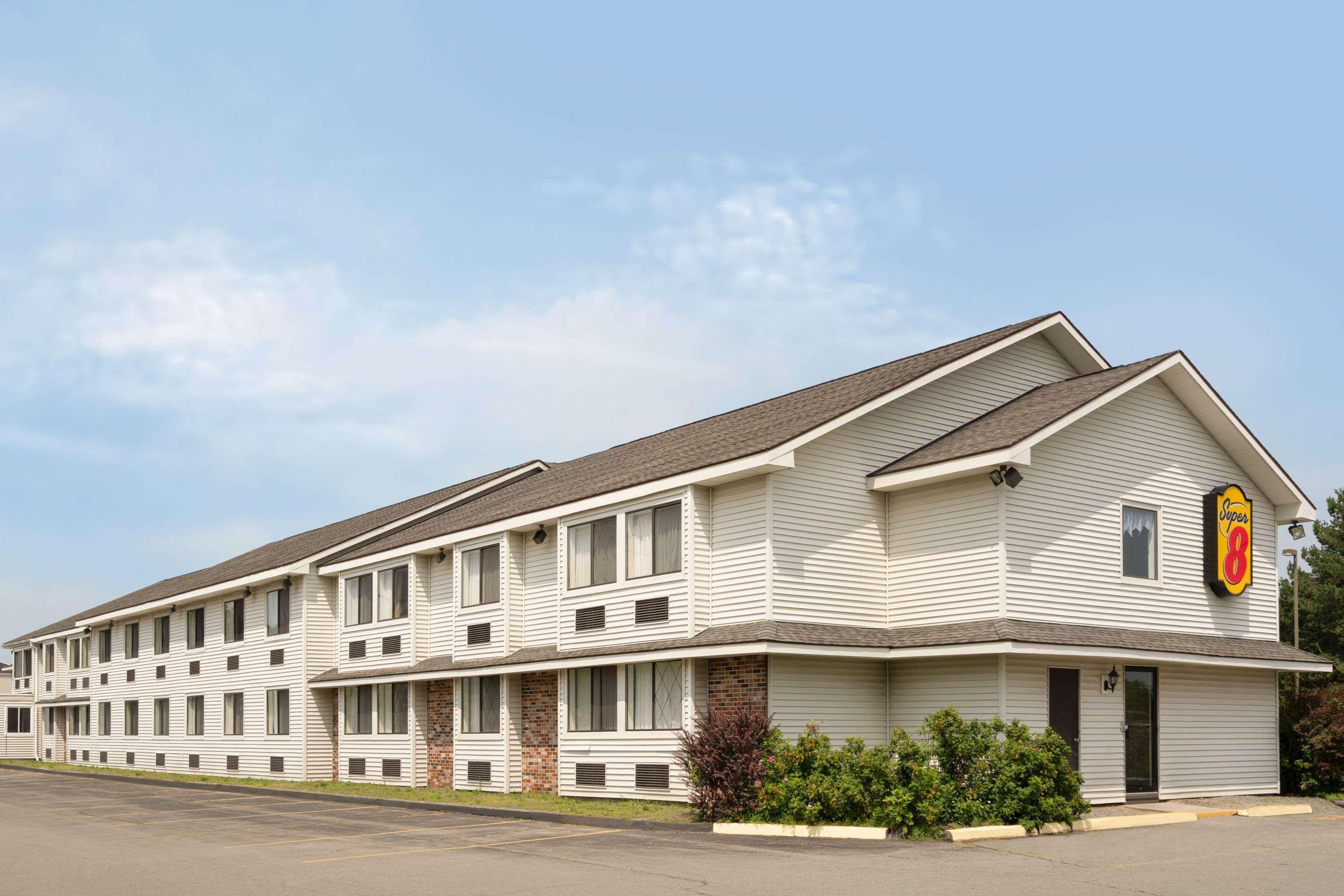 Super 8 By Wyndham Portland/Westbrook Area Ξενοδοχείο Εξωτερικό φωτογραφία