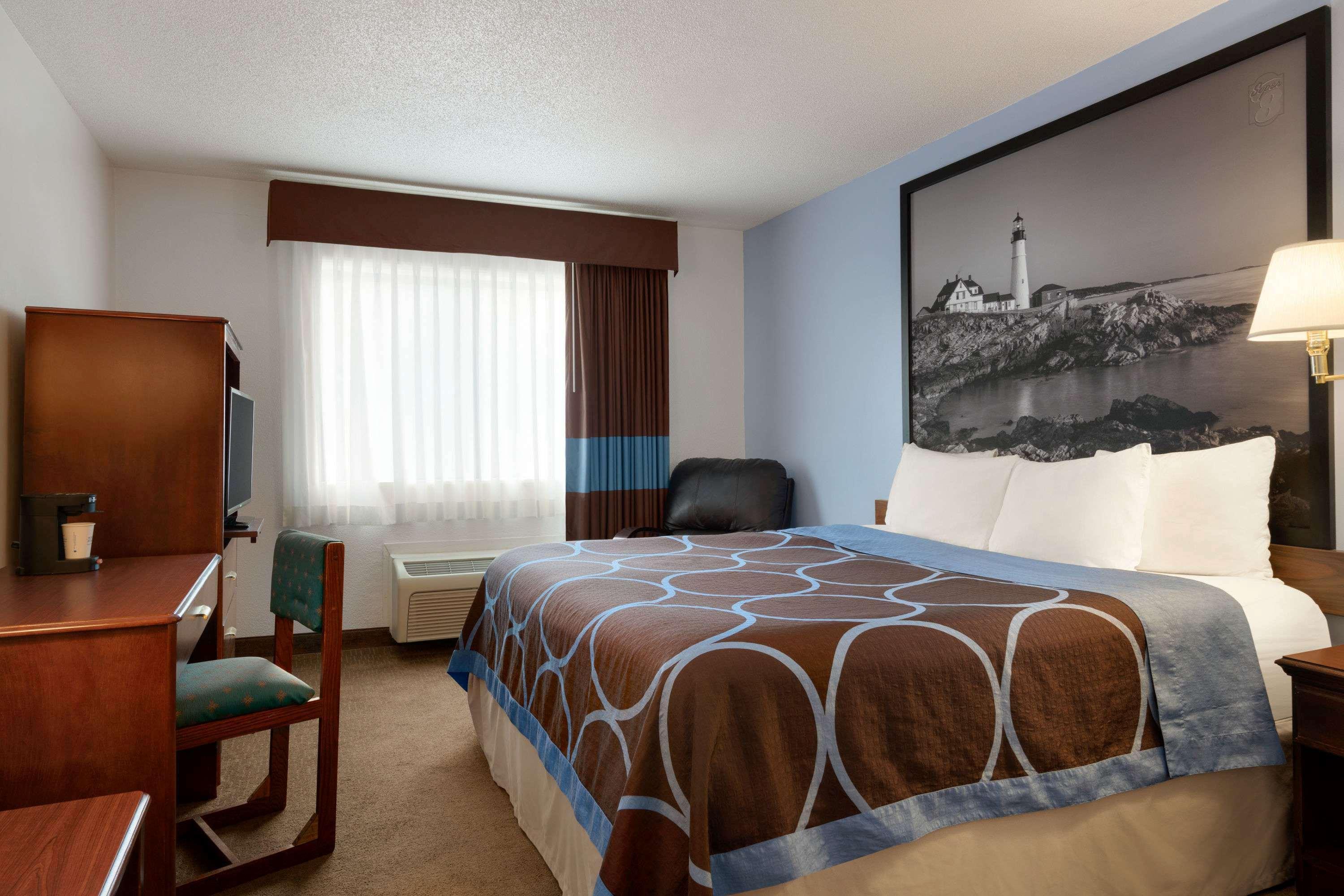 Super 8 By Wyndham Portland/Westbrook Area Ξενοδοχείο Εξωτερικό φωτογραφία