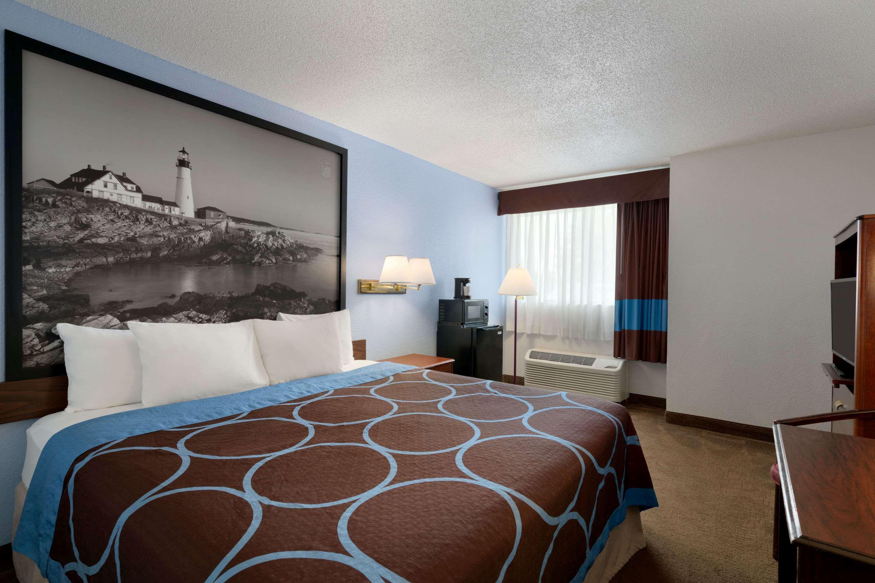 Super 8 By Wyndham Portland/Westbrook Area Ξενοδοχείο Εξωτερικό φωτογραφία